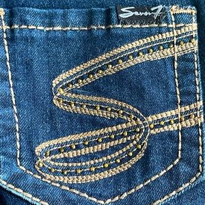 BRAND NEW ..SEVEN brand jeans.  Size 2. Straight leg / slimming jeans